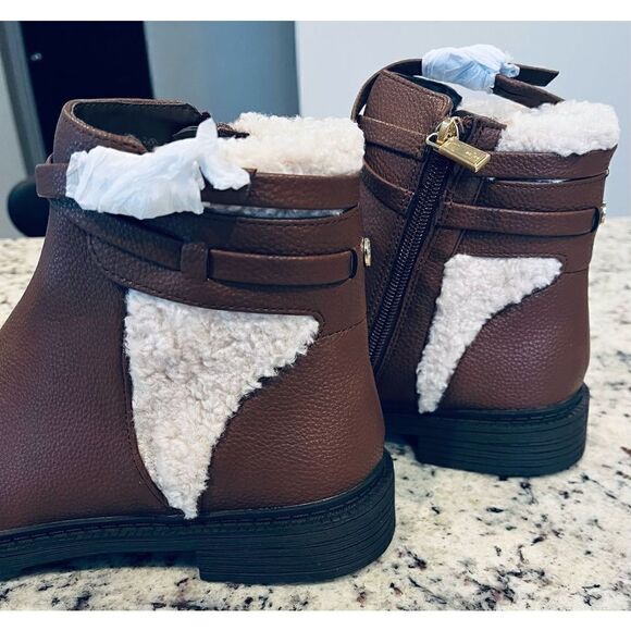 Kenneth Cole Reaction Women's Women's Wind Lug Buckle Cozy Chukka Boot - Picture 4 of 7